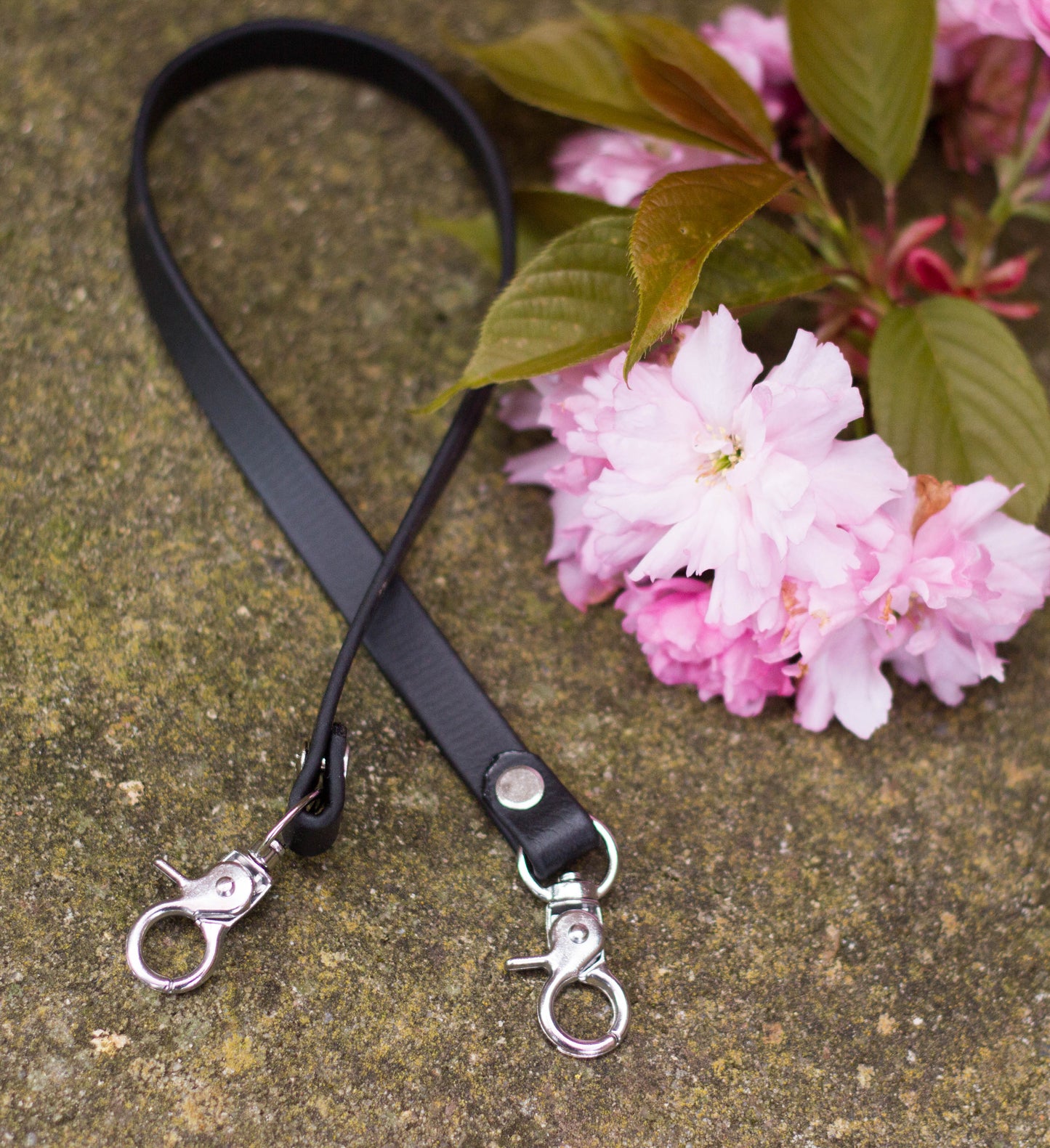 Halteriemen/ Steigbügelhalter für Sättel ohne Packtaschenringe